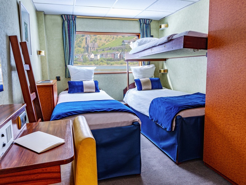 Main Deck 3 Beds CAT. C